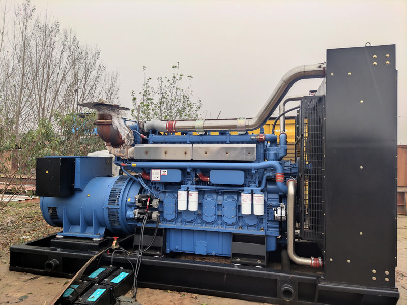 武功柴油发电机组更换机油时，应遵循哪些步骤？