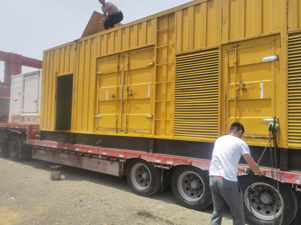 武功除了负载情况和发动机维护,还有哪些因素会影响 200kw 柴油发电机的油耗?